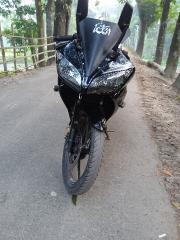 YAMAHA R15 V2